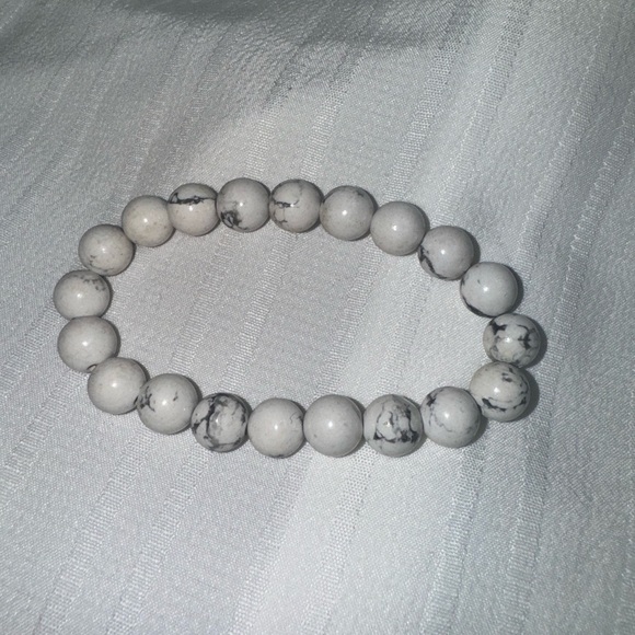 Howlite bracelet - Picture 2 of 3